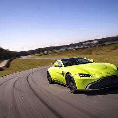 Aston Martin Vantage Lime Essence 02